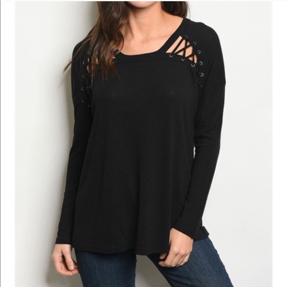 NWT Love Riche burgundy criss cross shoulder top - Picture 3 of 6